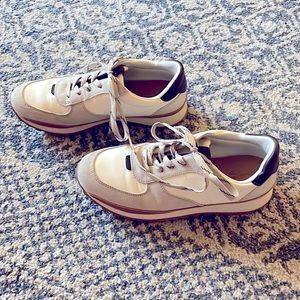 Universal Thread Color-block Trainers